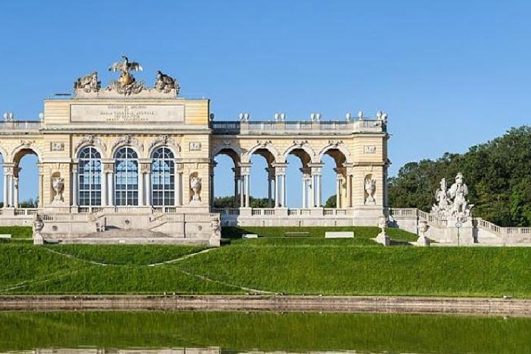 From Bratislava: Vienna Private City Tour & Schönbrunn