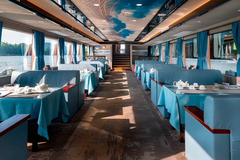 Guilin: Li River Cruise with Lunch and Yangshuo Tour