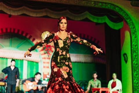 Sevilla: espectáculo de flamenco con cena opcionalEspectáculo en El Palacio Andaluz con bebida