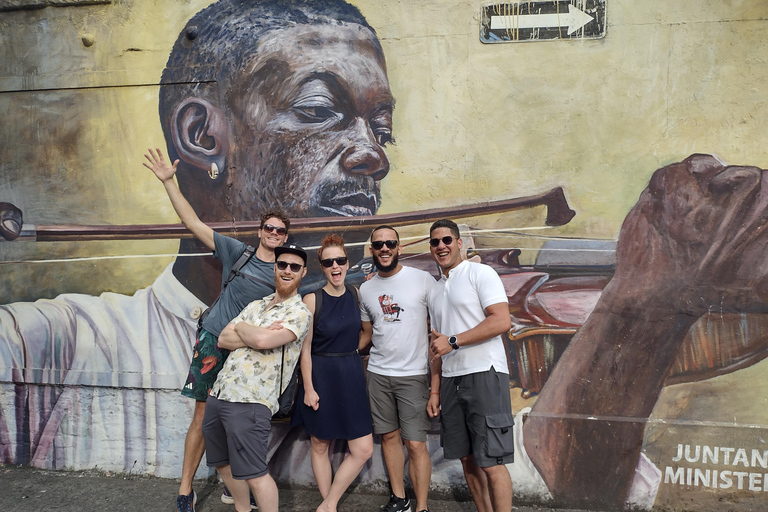 Excursão a pé afro. AS CORES DE CALI.