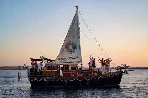Porto: Classic Sailboat Cruise Along the Douro River