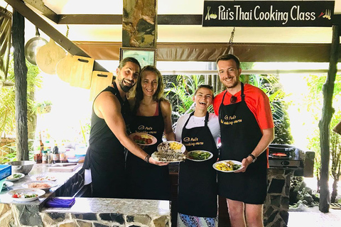 Khao Lak: lezione di cucina di mezza giornata e caccia agli ingredienti