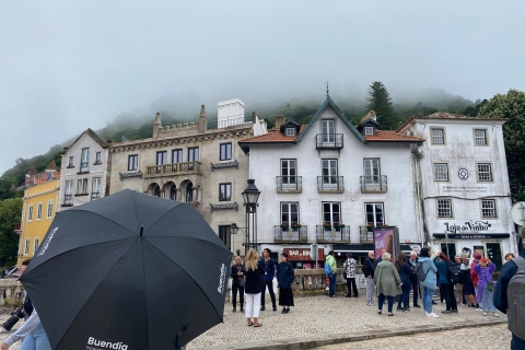 From Lisbon: Quinta da Regaleira, Sintra, and Cascais Tour in Spanish