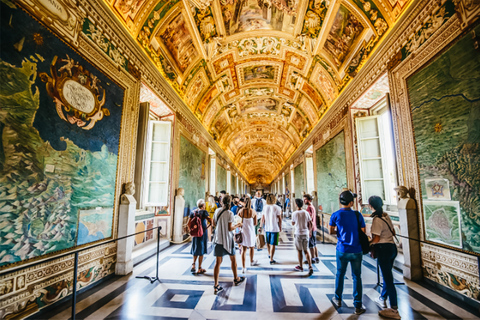 Rome: Vatican Museums, Sistine Chapel and St. Peter's Tour Vatican Museums with Basilica Small Group Tour in Italian