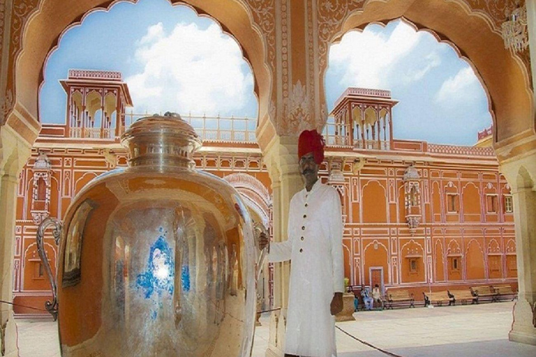 Excursion privée de nuit à Jaipur au départ de DelhiAvec hébergement dans un hôtel 5 étoiles