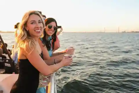 Monday Ladies Night Sail - Ticket & Drink Specials