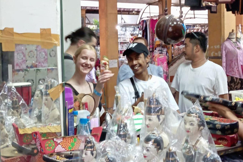 Yogyakarta: Discover Yogyakarta Walking Tour Small Group Tour