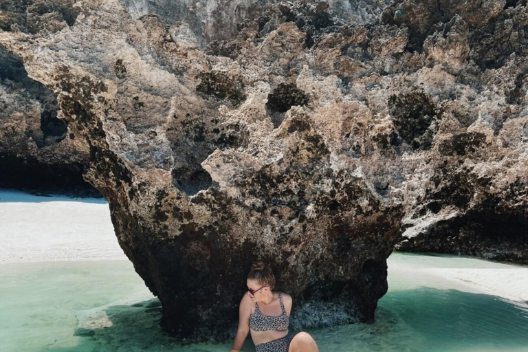 Zanzibar: Jozani Forest, Maalum Cave & Mtende Beach Tour Private Tour with Hotel Pickup (South Zanzibar Only)