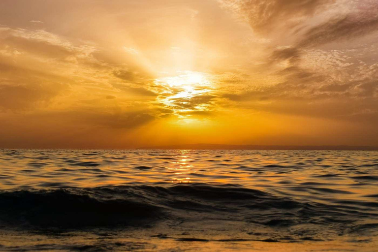 Jávea: 90-minuten boottocht bij zonsondergang met een glas cava