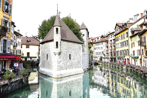 Annecy: Tour privato guidato con un autoctono locale