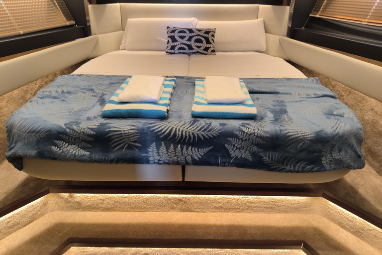 Cádiz: Bay of Cádiz Luxury Motor Boat Cruise