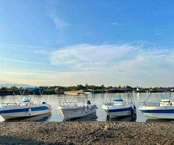 Ulcinj: Private Amazonas Boats Rental