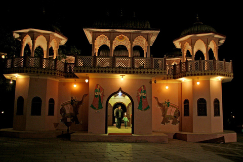 Jaipur: Tour culturale serale e cena a Chokhi Dhani