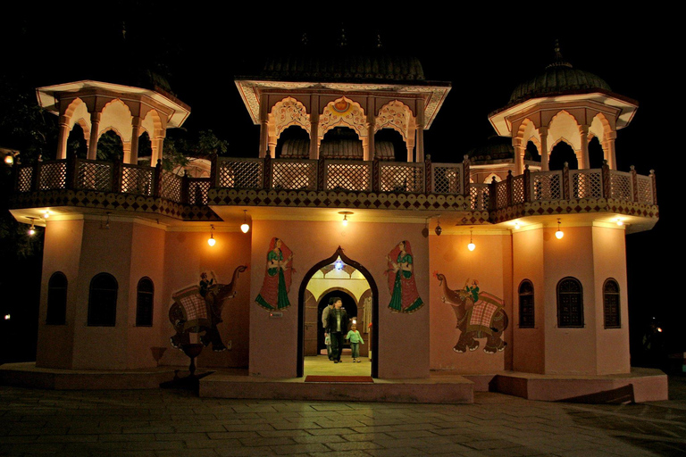 Jaipur: Tour culturale serale e cena a Chokhi Dhani