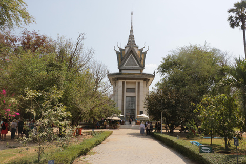 Phnom Penh Tour met Engelse Tuk Tuk Chauffeur