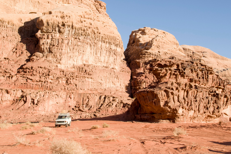 Aqaba: Privater Autotransfer mit Wadi Rum Jeep Safari