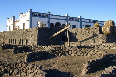 Lanzarote : excursion journée vers les volcans et grottesExcursion 1 journée de Lanzarote en espagnol