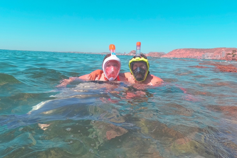 Alicante: snorkelbaai tijdens een e-biketocht en paddelsurfenAlicante: Beach Cove E-Bike-tour en Paddel Surf-activiteit