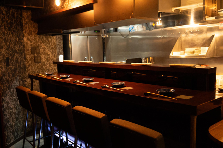 Degustación ilimitada de sake con degustación de sushi Omakase en TokioCata ilimitada de sake con 10 piezas de sushi omakase en Tokio