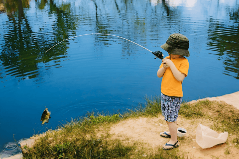 Rovaniemi: Tour di pesca estiva nella natura artica e barbecueTour di pesca estiva nella natura artica e barbecue - Piccolo gruppo