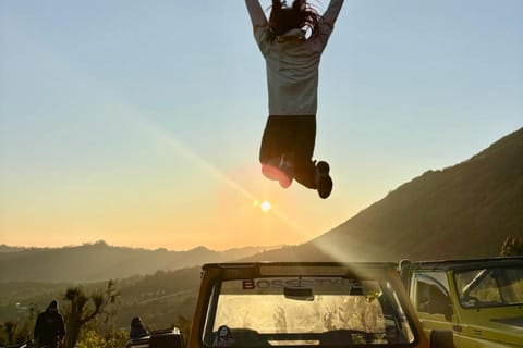 Mount Batur Jeep Sunrise & Black Lava Include Breakfast