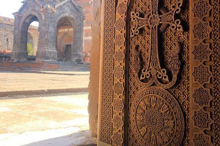 Yerevan: Silk Road Jeep Tour with Lake Sevan & Noravank