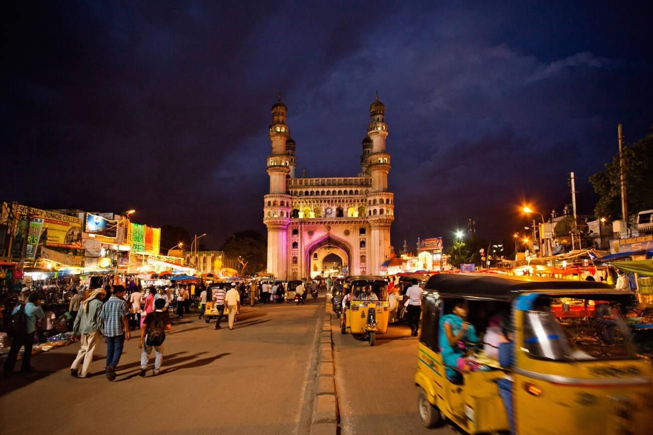 Hyderabad: Geführter Nachtspaziergang mit Bootsfahrt