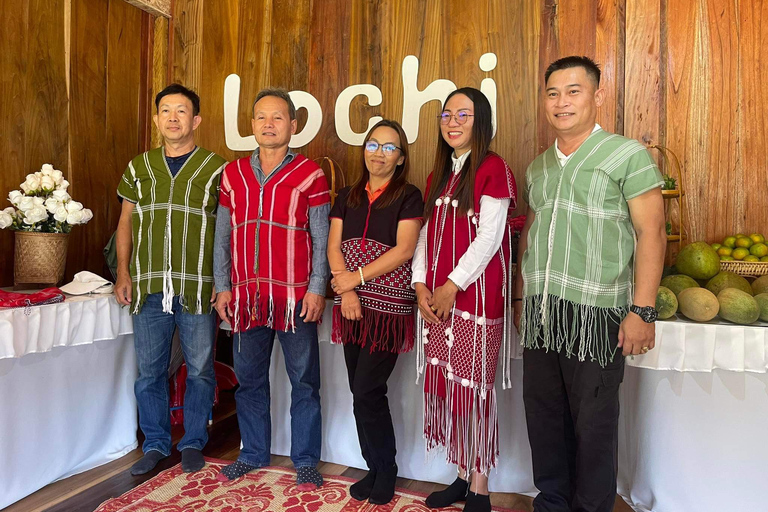 شيانغ ماي قرية كارين زراعة الشاي والثقافة والشلال في قرية كارين