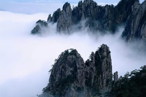 Shanghai: 2-Day Huangshan Tour with Train and Guide