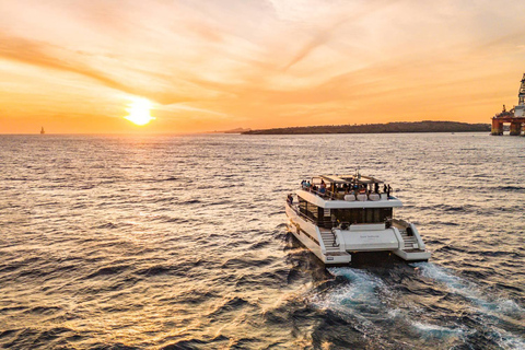 Caracasbaai: All-Inclusive feest bij zonsondergang op luxe catamaran