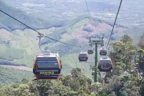 Hai Van Pass & Ba Na Hills Car Transfer Hue to/from Hoi An