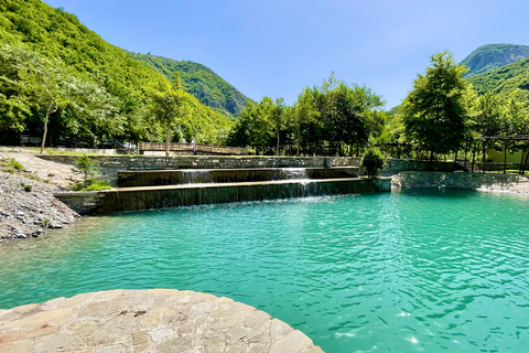 Dajti Mountain &amp; Shengjergj Waterfall 1-dniowa wycieczka Land Roverem