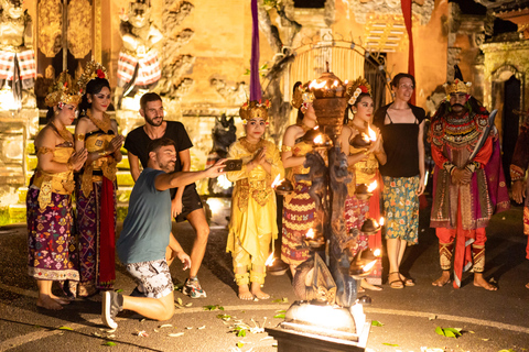 Bali : Ubud Kecak et spectacle de danse du feu BilletsDanse du feu Kecak (samedi) au temple Desa lan Puseh