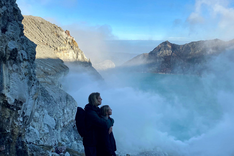 班尤旺伊：伊真蓝火与仙丹瑟鲁尼之旅巴纽旺伊：伊真火山蓝火与仙丹瑟鲁尼之旅