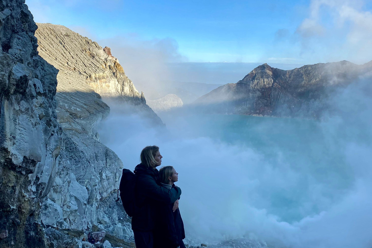 班尤旺伊：伊真蓝火与仙丹瑟鲁尼之旅巴纽旺伊：伊真火山蓝火与仙丹瑟鲁尼之旅