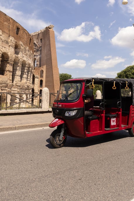E-Tuk-Tour: ...