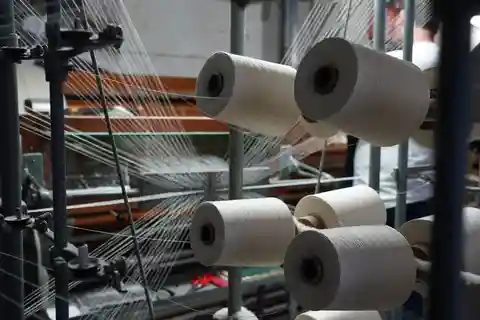 Tour guidato del nostro laboratorio tessile e test pratico