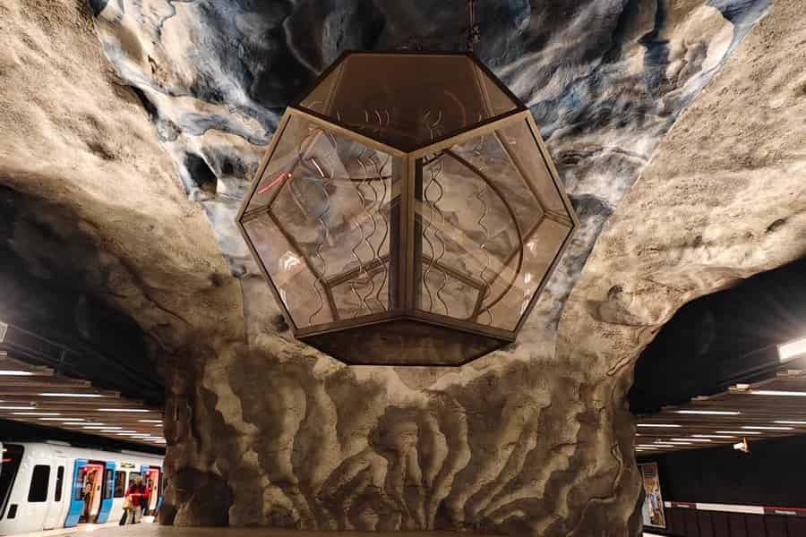 Stockholm: Entdeckungstour durch die Stadt anhand ihrer U-Bahn-Kunst. Foto: GetYourGuide