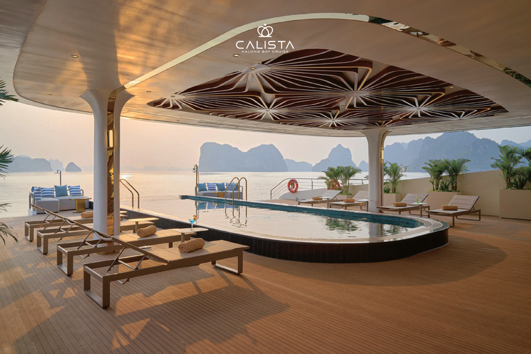 Ha Long 6★ Kreuzfahrt: 2-tägige Tour zur Titop-Insel und zur Sung Sot-Höhle