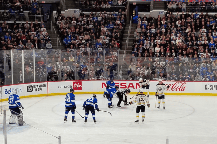 Winnipeg: Winnipeg Jets Eishockey Spiel Ticket. Foto: GetYourGuide Winnipeg: Winnipeg Jets Eishockey Spiel Ticket. Foto: GetYourGuide