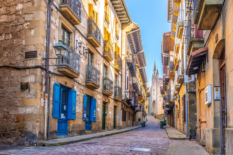 Hondarribia: Tour a pie imprescindible por los lugares emblemáticos de la ciudad