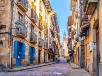Hondarribia: City Highlights Guided Walking Tour