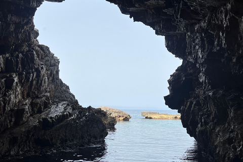 Paraíso Azul: recorrido en barco por la cueva Azul y la bahía de Kotor