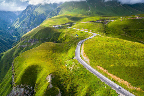 Au-delà de Tbilissi : Explorez l'Ananuri, le Gudauri et le KazbegiAu-delà de Tbilissi : Explorez la région sauvage de Kazbegi