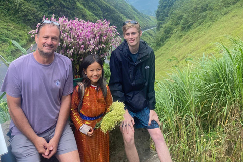 3-Day Deluxe Ha Giang Loop to All Highlights, Stay Resort 4* Tour with 2-way Limousine Tickets included