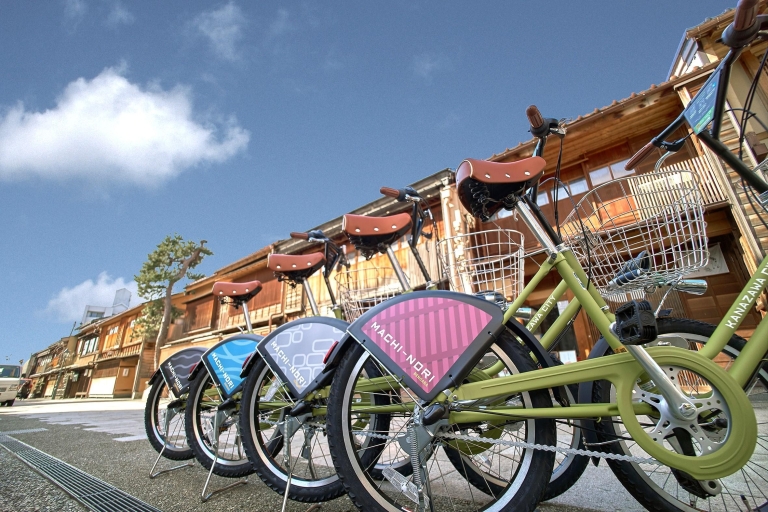 Ciclismo en E-Bike con Visita Guiada por Kanazawa Main y KenrokuenBicicleta eléctrica con visita guiada a Kanazawa Main y Kenrokuen