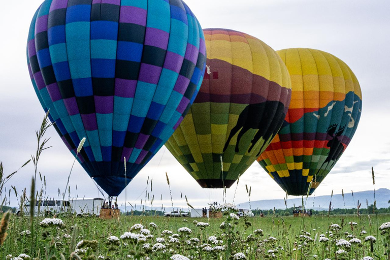 Teton Village: Grand Tetons Sunrise Hot Air Balloon Tour