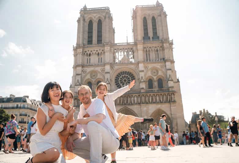 Parijs: premium rondleiding door de Notre-Dame en gratis entree inbegrepen