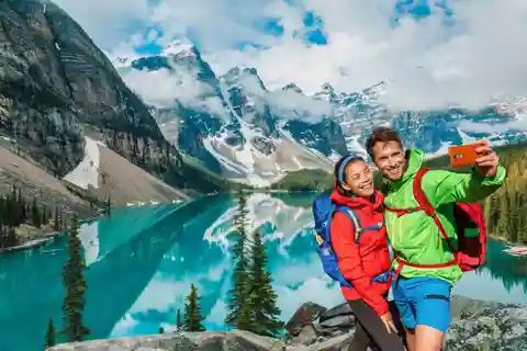 Banff/Calgary:1-Day to Lake Louise,Moraine Lake,Emerald Lake