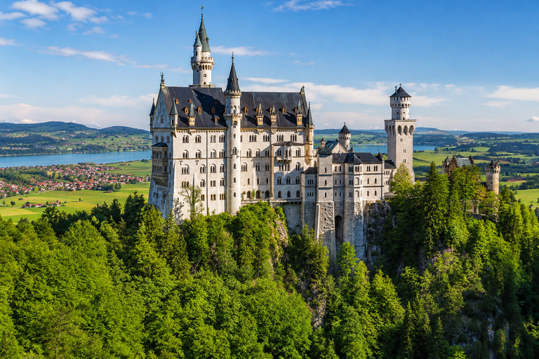 Neuschwanstein Castle: Entry Ticket with Uphill Shuttle Pass